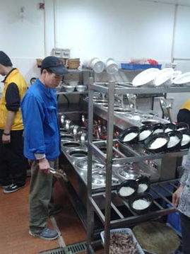 專業(yè)餐飲設備供應商 煲仔飯機與廚房設備的全產業(yè)鏈服務
